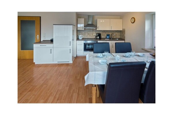 Licht appartement met balkon op loopafstand van strand Norddeich - thumbnail 5