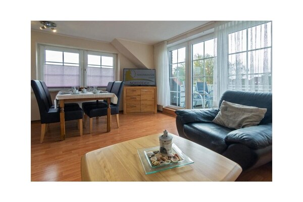 Licht appartement met balkon op loopafstand van strand Norddeich - thumbnail 4