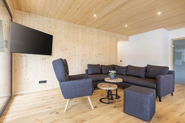 Appartement met privé-spa, sauna & verwarmd zwembad op 240m van de skilift - thumbnail 2