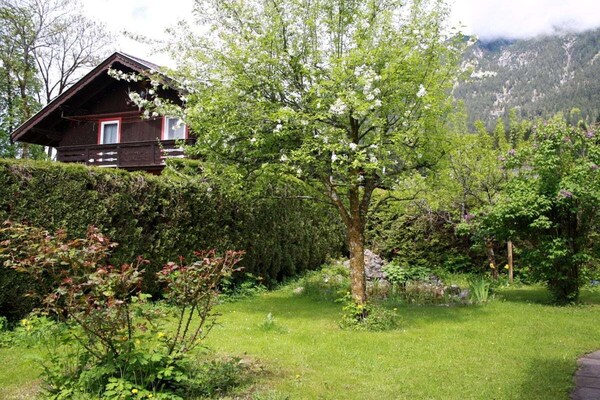 Luxe 4-sterren vakantiehuis met privétuin en bergzicht in Garmisch - thumbnail 2
