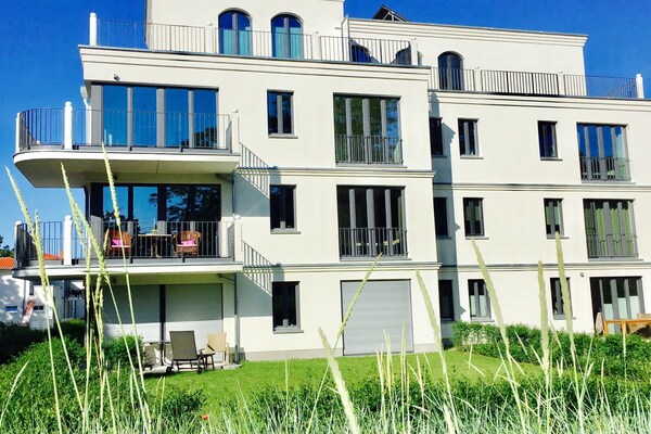 Strandvilla Andrea – Modern appartement met balkon op 80 meter van het strand - thumbnail 1