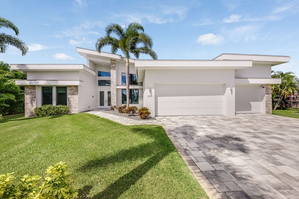Design villa op schiereiland met adembenemend waterzicht in Cape Coral - thumbnail 1