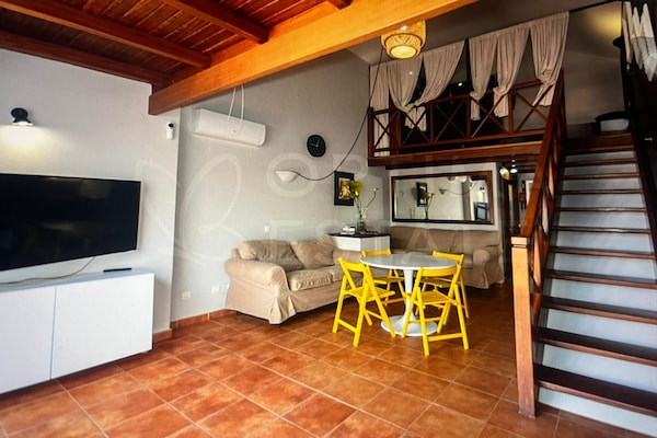 Luxe vakantiehuis met jacuzzi voor 6 personen op Lanzarote - thumbnail 2