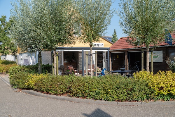 Halfvrijstaand vakantiehuis voor 5 personen op 300m van zee in Wemeldinge - thumbnail 1