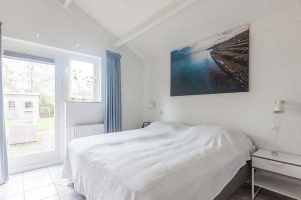 Vrijstaand vakantiehuis met sauna op 300m van de Zeeuwse kust - thumbnail 4