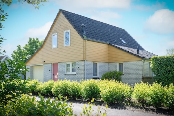 Vrijstaand vakantiehuis op 300m van de Zeeuwse kust in Wemeldinge - thumbnail 1