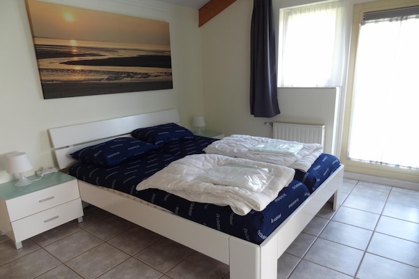 Vrijstaande villa met sauna op 300m van zee in Wemeldinge, Zeeland - thumbnail 5