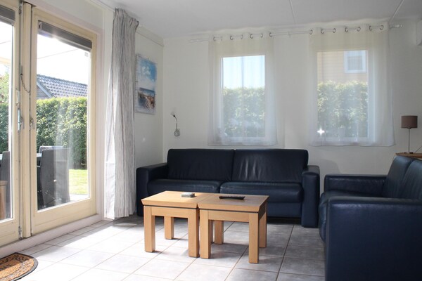 Vrijstaande villa met sauna op 300m van zee in Wemeldinge, Zeeland - thumbnail 4