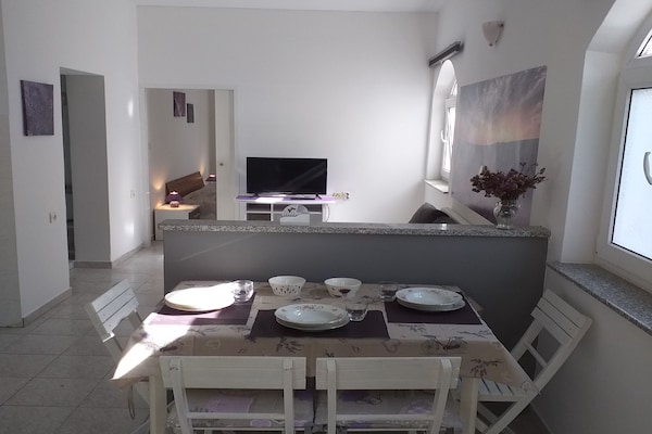 Aan zee: Rustgevend appartement voor 4 personen op Rab - thumbnail 3