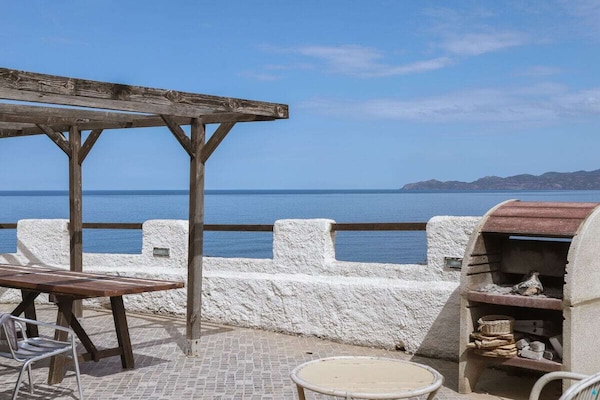Appartement met panoramisch zeezicht en privéterras in Magomadas - thumbnail 2
