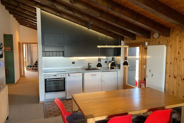 Rustiek bergappartement voor 6 aan de skipiste in WALI - thumbnail 3