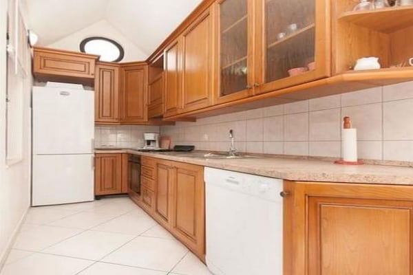 Superieur appartement met zeezichtterras op slechts 10 meter van het strand - thumbnail 2