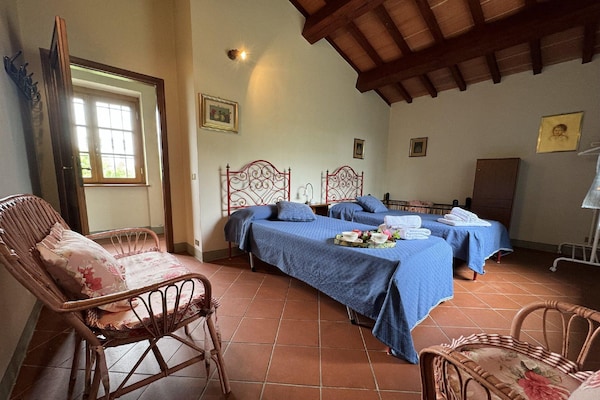 Vrijstaand Toscaans landhuis met omheinde tuin bij Bagni di Lucca - thumbnail 5