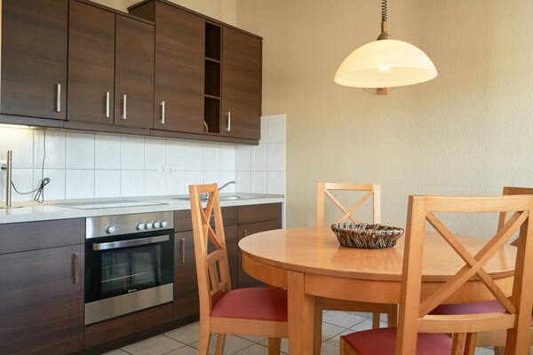 Appartement voor 3 in klassiek badplaatscomplex Sellin, 800m van strand - thumbnail 4