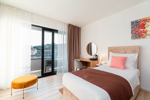 Superior Twin Room met balkon en zeezicht in Vela Luka, Korčula - thumbnail 1