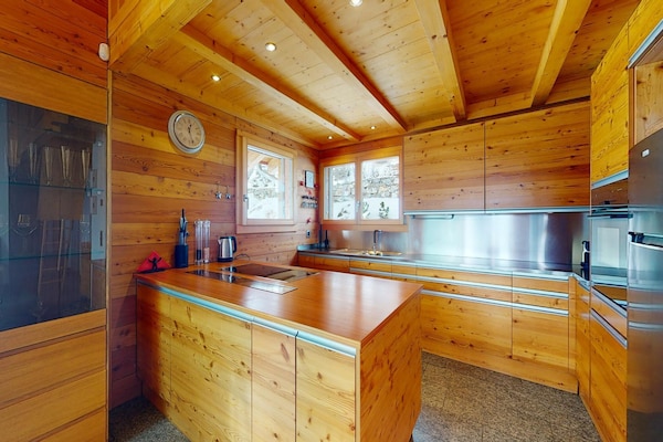 Luxe 5-sterren chalet met jacuzzi en sauna voor 12 personen in Hérémence - thumbnail 3