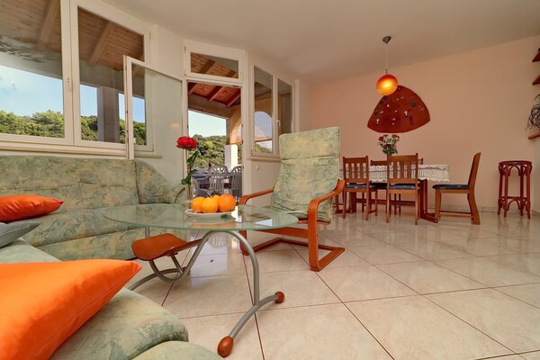 Strandappartement aan de Baai van Vrbovica, Korčula voor 8 personen - thumbnail 1