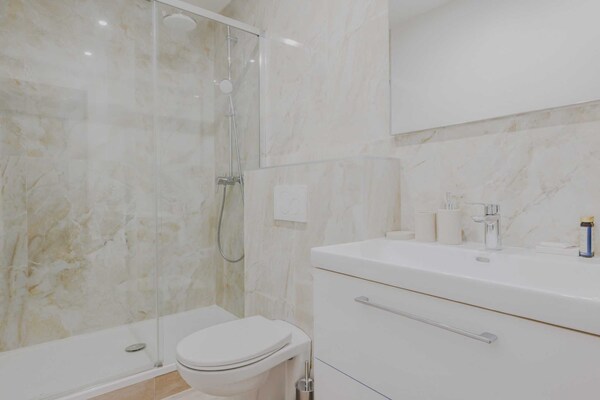 Compact Parijs appartement in het 5e arrondissement, vlakbij Jardin du Luxembourg - thumbnail 3