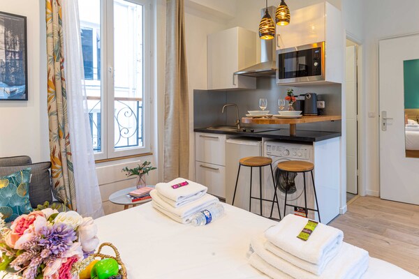 Lichte studio in historisch Sentier, Parijs 2e arrondissement - thumbnail 2