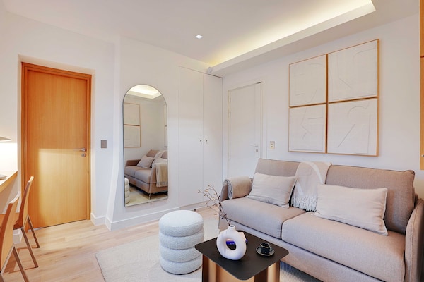 Chic appartement op Avenue Victor Hugo met uitzicht over Parijs - thumbnail 2