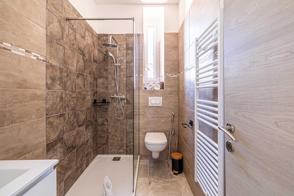 Sfeervol appartement met balkon in het hart van Cannes - thumbnail 5