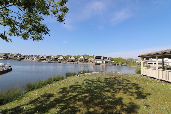 Vrijstaand waterhuis met sauna en vissteiger op Zuytland Buiten - thumbnail 3