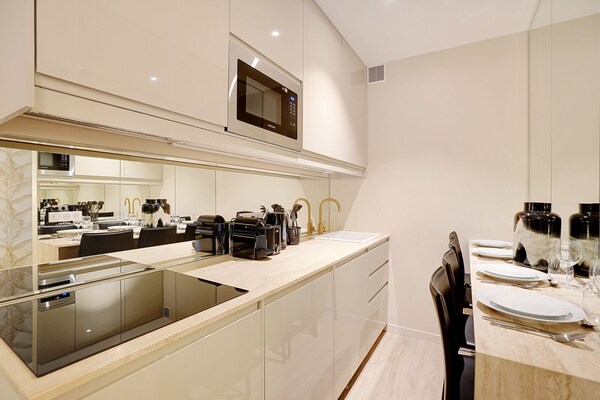 Licht appartement voor 4 in groen Batignolles, vlakbij parc Martin Luther King - thumbnail 5