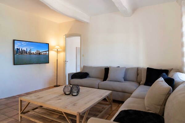Luxe gerenoveerde villa voor 10 personen nabij Saint-Tropez met zeezicht - thumbnail 6