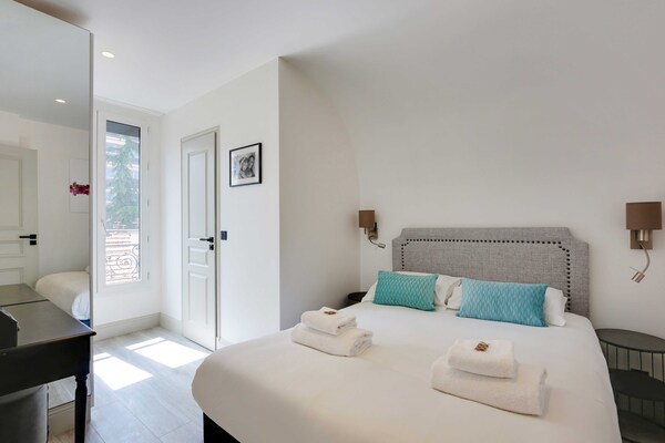 Licht appartement voor 4 in de bruisende wijk Roquette, Parijs - thumbnail 3
