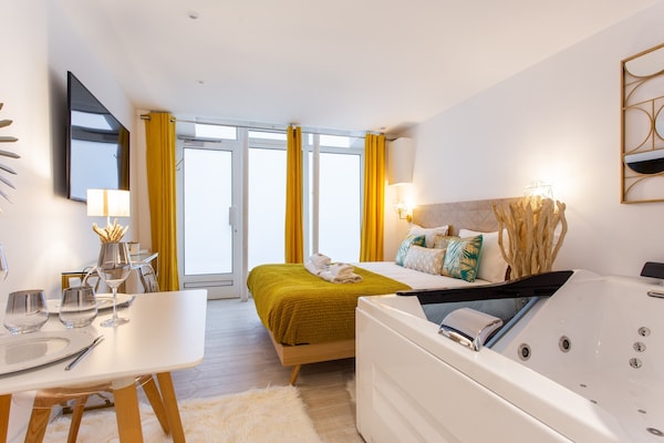 Licht studio-appartement in de levendige wijk Batignolles, Parijs - thumbnail 3