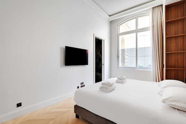 Ruim 4-persoons appartement aan de Champs-Élysées, 8e arrondissement - thumbnail 3
