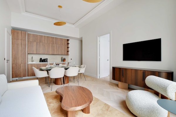 Ruim 4-persoons appartement aan de Champs-Élysées, 8e arrondissement - thumbnail 6