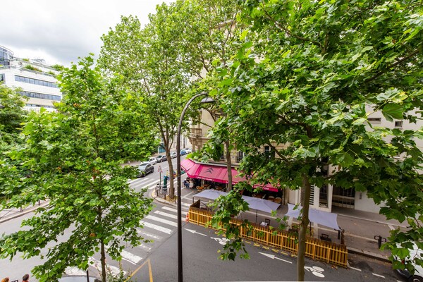 Knusse studio op 3 min. van RER C in het 15e arrondissement - thumbnail 4