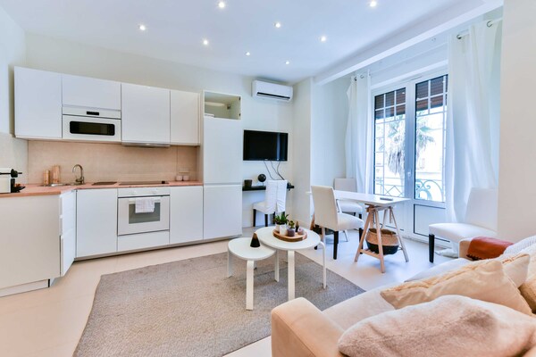 Gerenoveerd appartement op 4 minuten van het strand in Juan-les-Pins - thumbnail 1