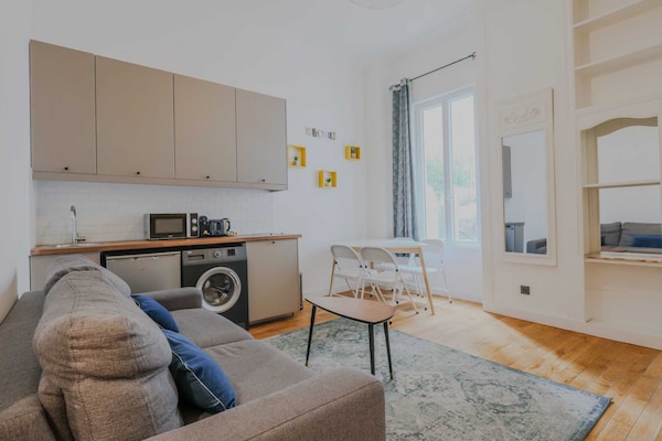 Charmant appartement in hartje Parijs aan Rue du Faubourg St Antoine - thumbnail 2