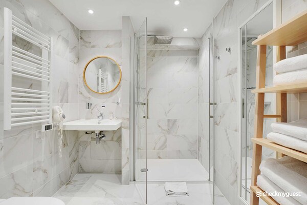 Romantisch appartement in Montmartre, vlakbij de Sacré-Cœur - thumbnail 3