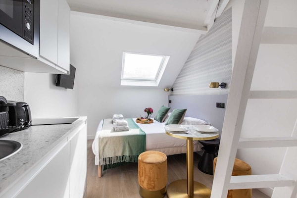 Licht appartement in hartje Parijs, vlakbij de Eiffeltoren - thumbnail 5
