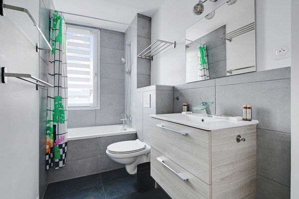Stijlvol appartement in Suresnes voor 3 personen - thumbnail 5