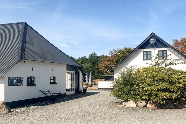 Ruim vakantiehuis voor 18 personen op landgoed bij Jerup, vlakbij zee en golfbaan - thumbnail 3
