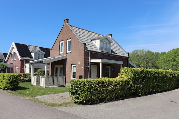Vrijstaand vakantiehuis aan het water in Zuid-Holland voor 6 personen - thumbnail 1