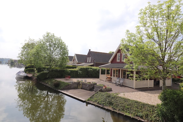 Vrijstaand vakantiehuis aan het water in Simonshaven, vlakbij strand - thumbnail 2