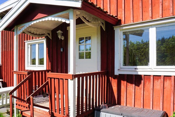 Knus vakantiehuis in Fjällbacka: natuur, rust en Zweedse kust op 3 km - thumbnail 1
