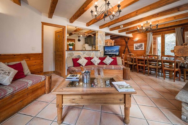 Chalet Lea: Ruim 12-persoons chalet direct aan de piste in La Tania - thumbnail 2