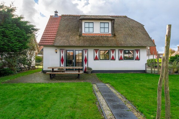 Luxe vrijstaande villa met omheinde tuin, 900m van strand Callantsoog - thumbnail 1
