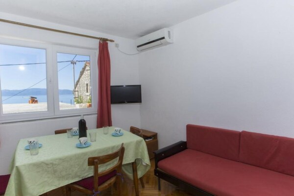 Appartement met terras direct aan zee in Brist voor 5 personen - thumbnail 2