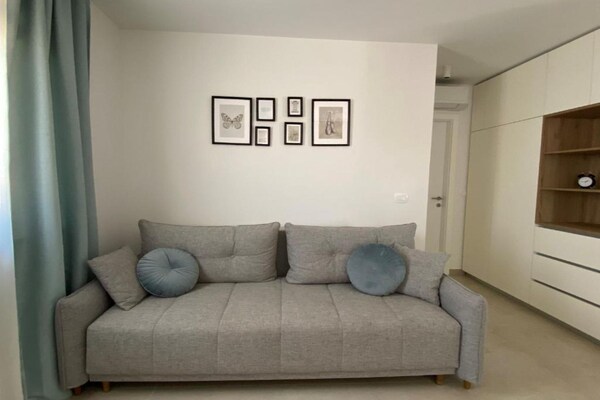 Modern appartement met balkon en uitzicht op Zadar, 2,5 km van het strand - thumbnail 6