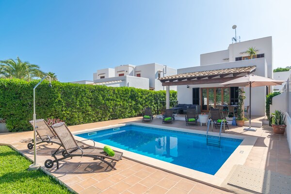 Vrijstaande villa met privézwembad nabij de stranden van Cala d'Or - thumbnail 1