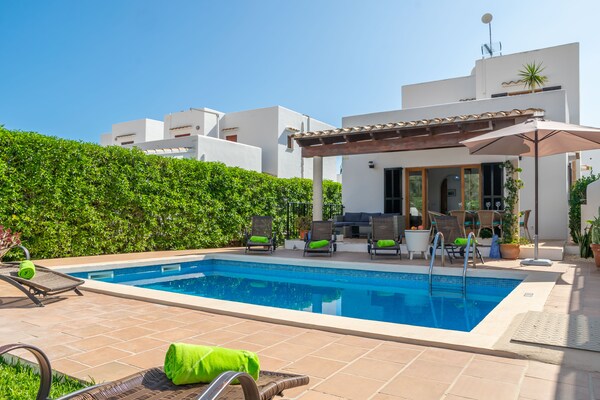 Vrijstaande villa met privézwembad nabij de stranden van Cala d'Or - thumbnail 3