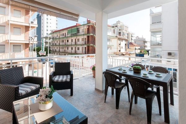 Ruim hoekappartement met groot balkon op 100 meter van Playa de Gandia - thumbnail 2