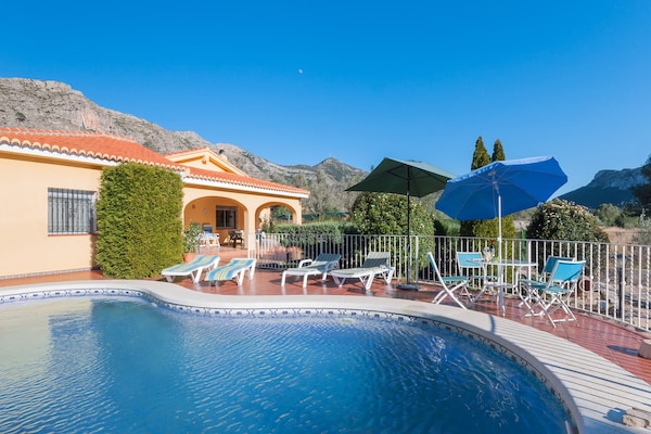 Villa Portilet in Barx met privézwembad voor 6 personen - thumbnail 1